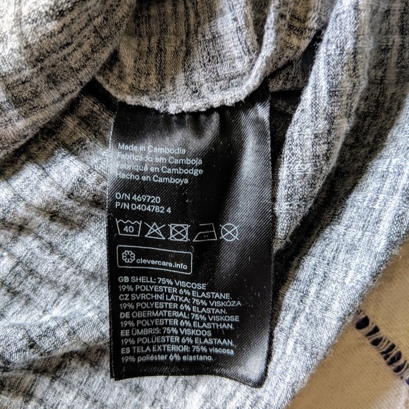 H&M Turtleneck Tank - Picture 4 of 6